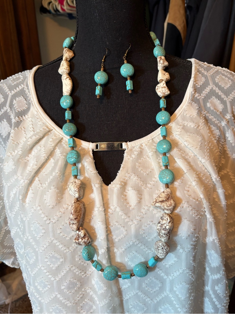 Turquoise and white buffalo  necklace 17 inches